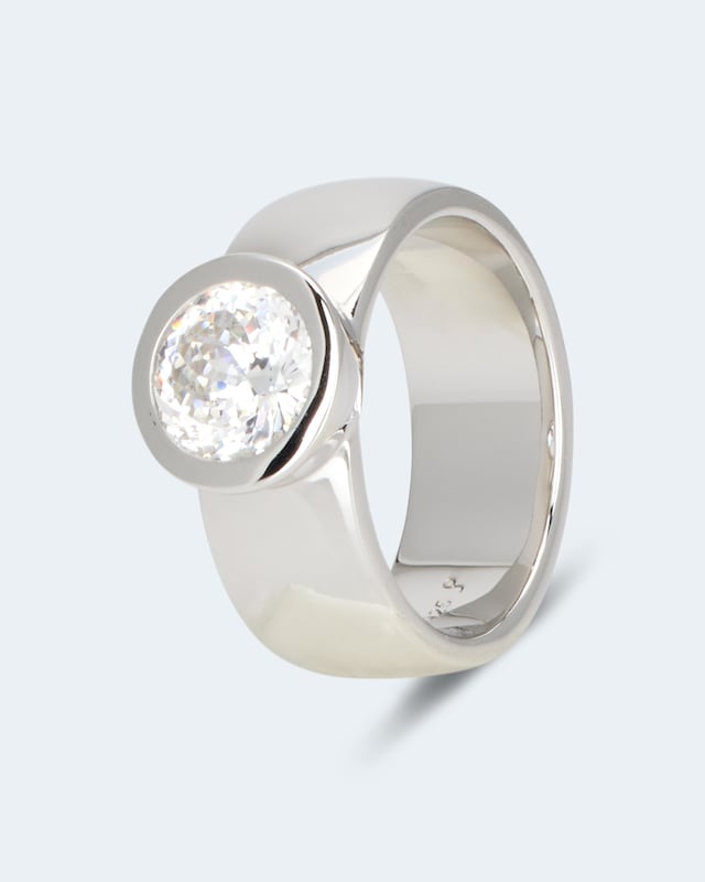 Ring mit Zirkonia