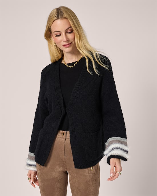 Produktabbildung für Strickjacke mit Kontrastbündchen