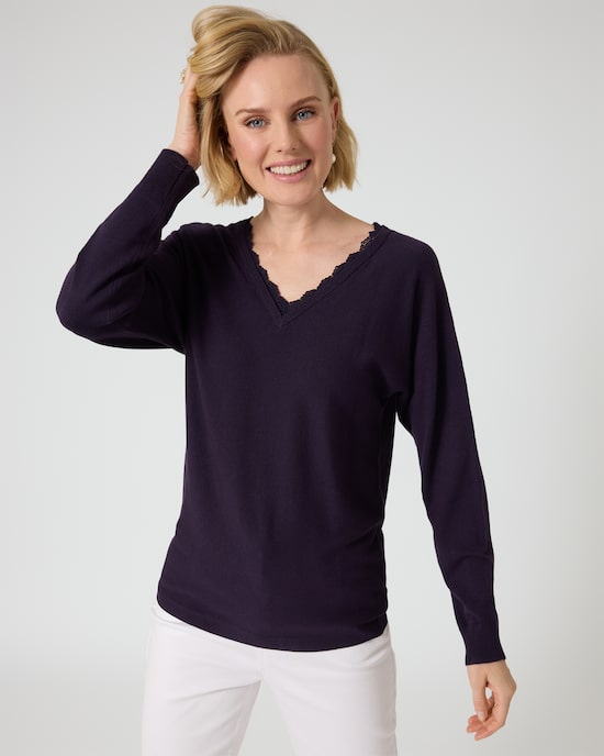Produktabbildung für Pullover mit tiefem V-Ausschnitt
