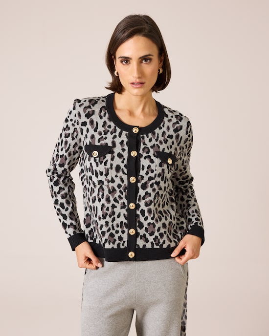 Produktabbildung für Strickcardigan mit Leomuster