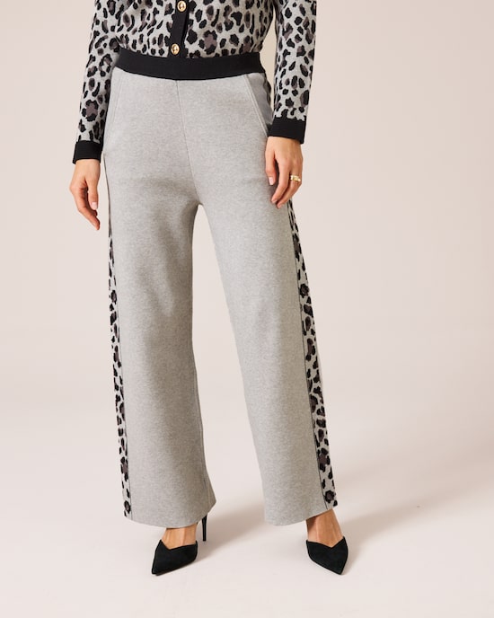 Produktabbildung für Strickhose mit seitlichen Leostreifen