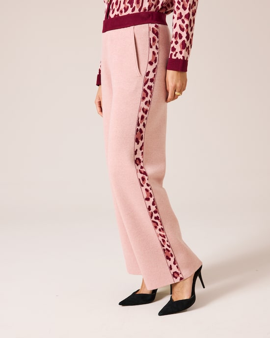 Produktabbildung für Strickhose mit seitlichen Leostreifen