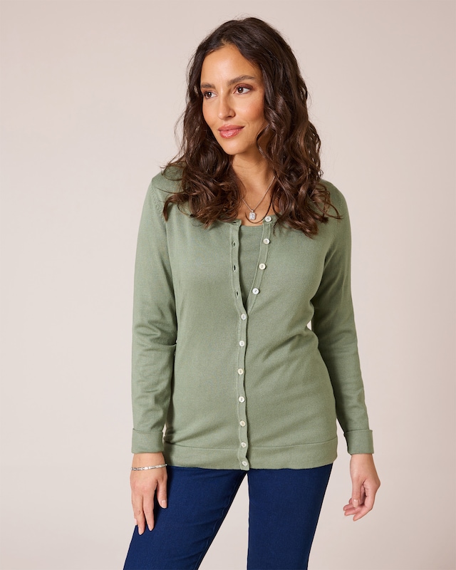 Twinset mit Knöpfen