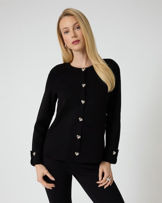 Produktabbildung für Strickjacke mit Herzknöpfen