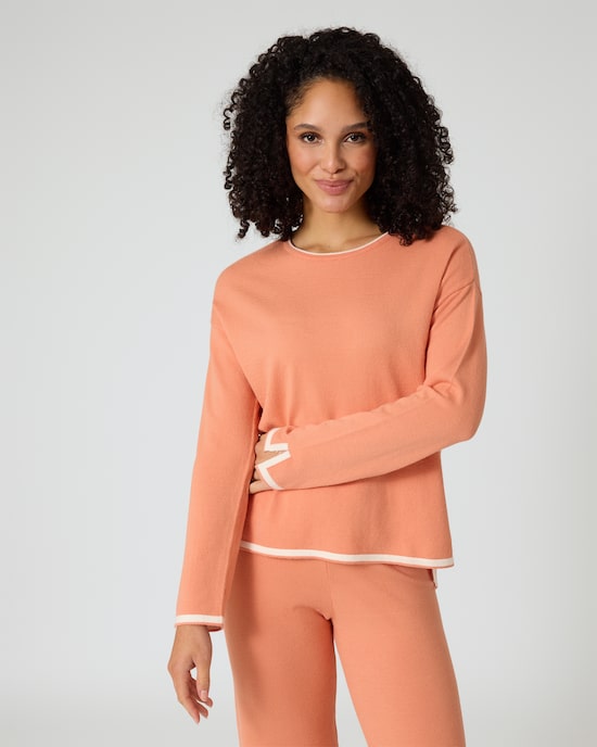 Produktabbildung für Pullover mit Kontrastdetails