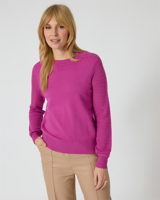 Produktabbildung für Pullover mit Lochstickdetail