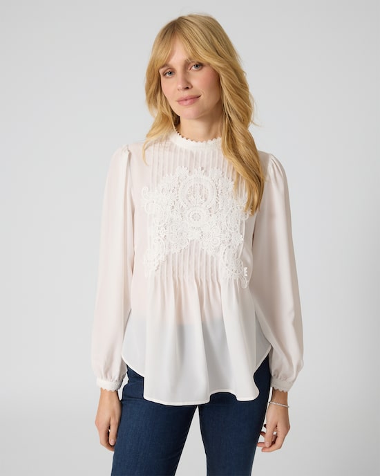 Produktabbildung für Plissée-Bluse mit Stickerei