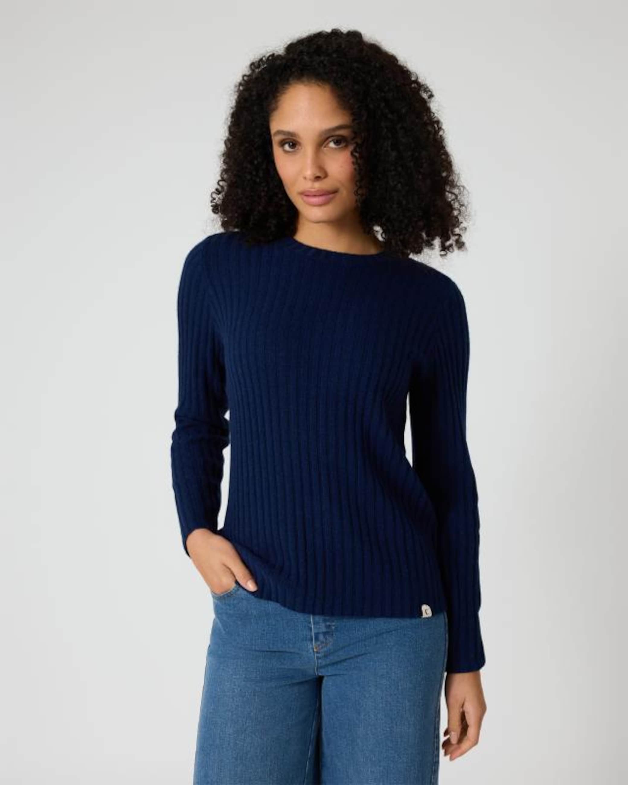 Produktabbildung für Pullover mit Cut-Out