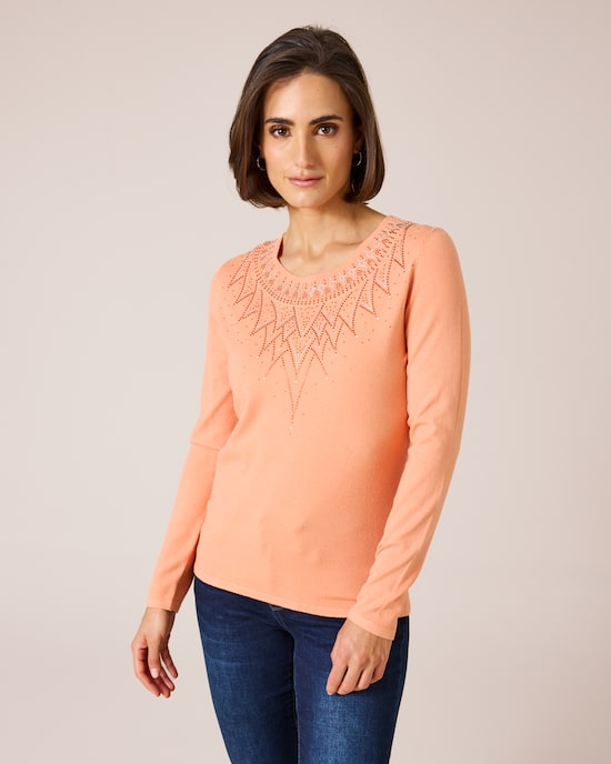Produktabbildung für Glow Pullover mit Deko am Ausschnitt