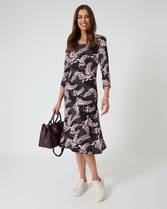 Produktabbildung für Kleid mit Blätterdruck