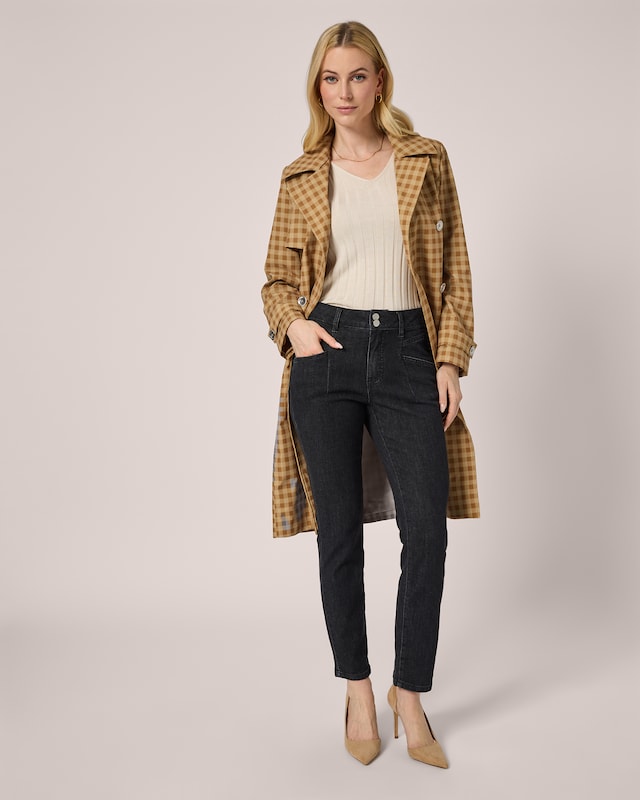 Basic Jeans mit Nylah Stickerei