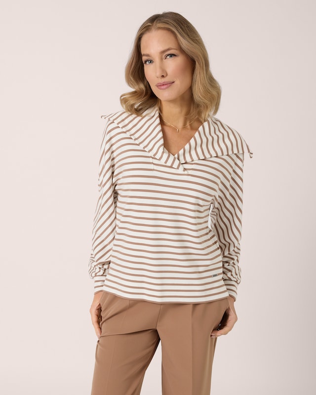 Pullover mit Streifen & Kragen