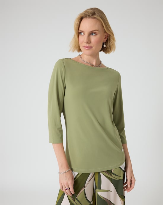 Produktabbildung für Basic-Shirt mit U-Boot-Ausschnitt