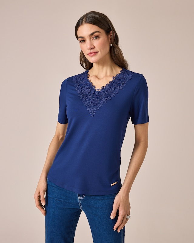 Shirt mit Spitzenbesatz