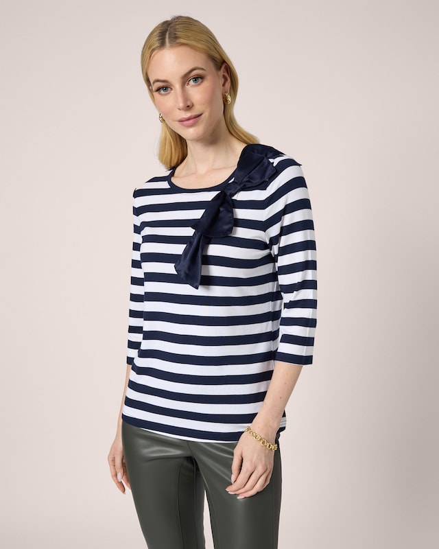 Shirt mit Streifen und Schleife
