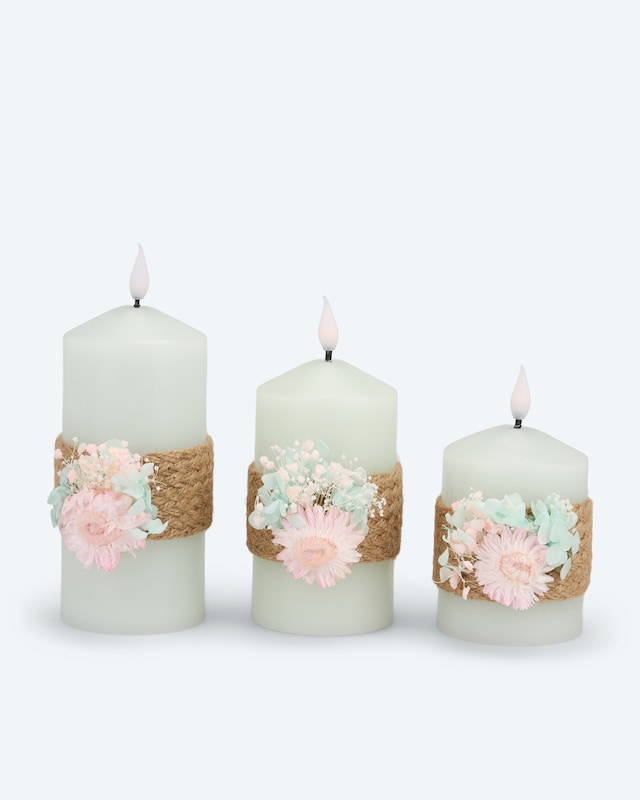 3 LED-Stumpenkerzen mit Blumen-Deko