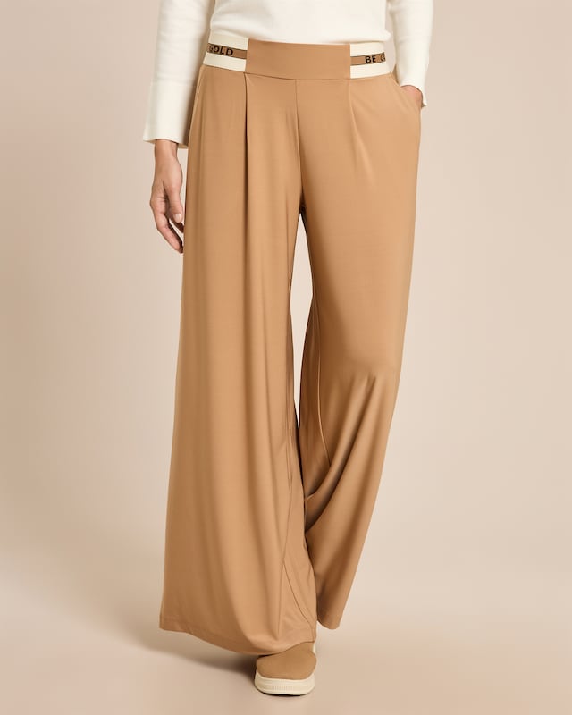 Marlenehose mit Logobund