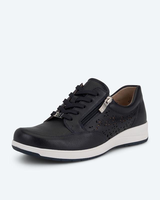 Sneaker in Weite H mit Perforation