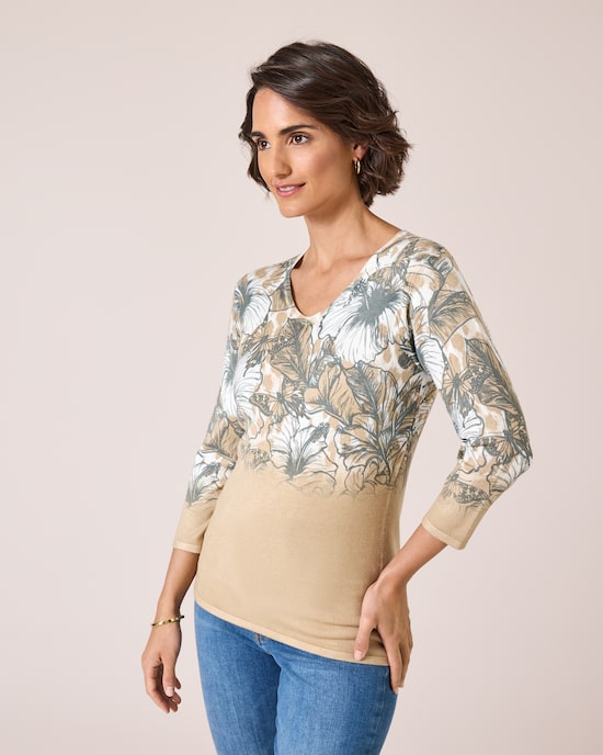 Produktabbildung für Classic Pullover im Blumendesign mit Farbverlauf