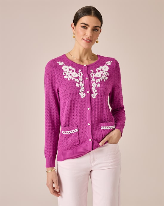 Produktabbildung für Strickjacke mit Blumenstickerei