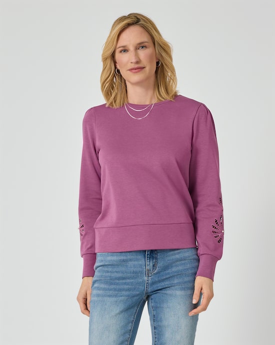 Produktabbildung für Sweatshirt mit Lochstickerei