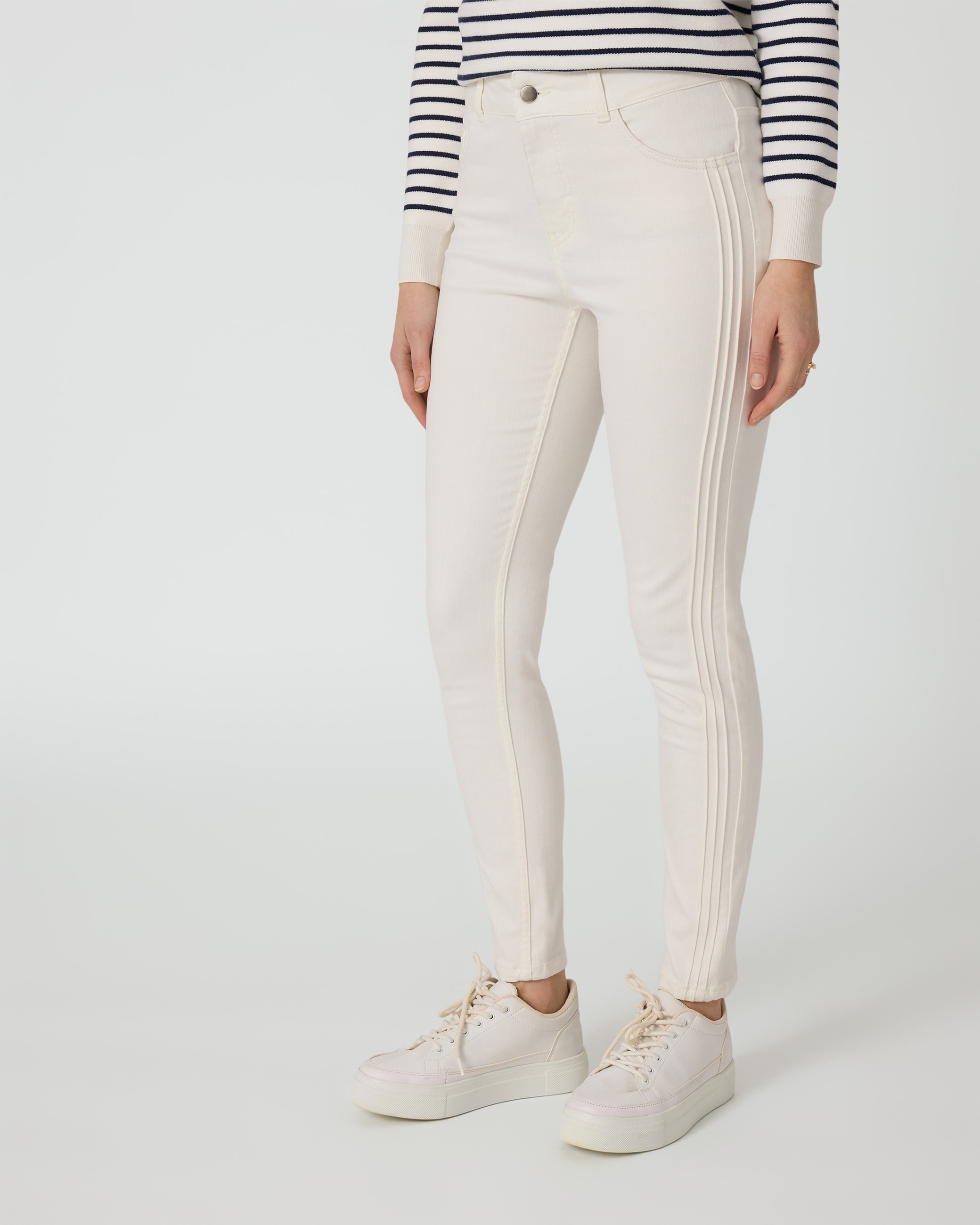 Produktabbildung für Jeans mit Streifendetails