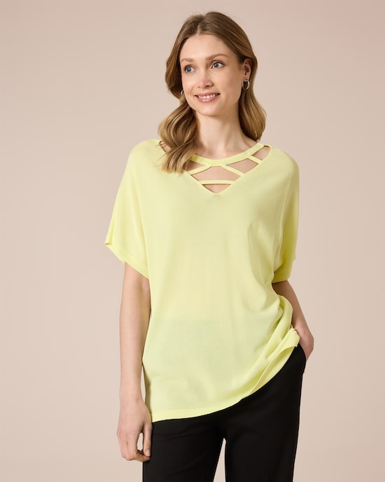 Produktabbildung für Pullover mit Cut-Outs am Ausschnitt