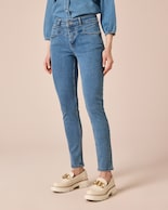 Produktabbildung für Jeans mit Naht-Details