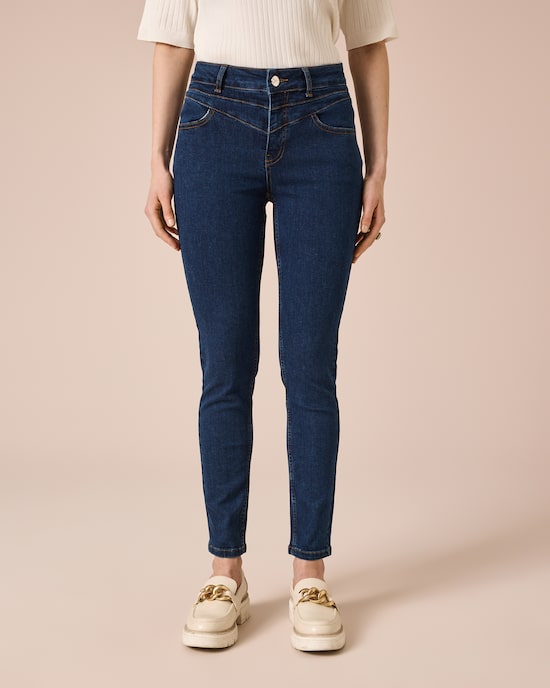 Produktabbildung für Jeans mit Naht-Details