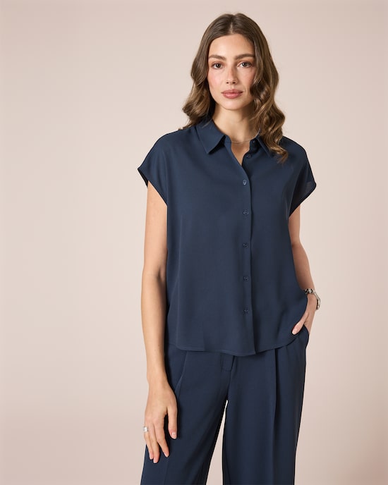 Produktabbildung für Blusenshirt mit Knopfleiste