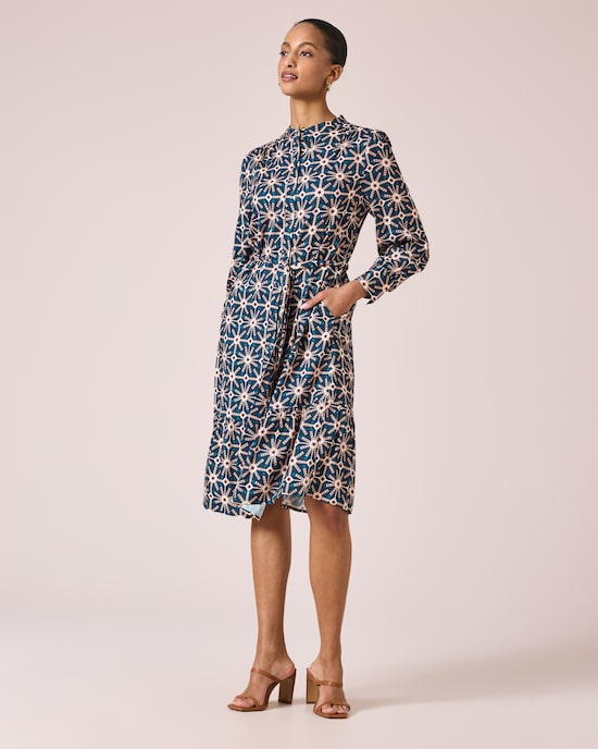 Produktabbildung für Kleid mit Bindegürtel