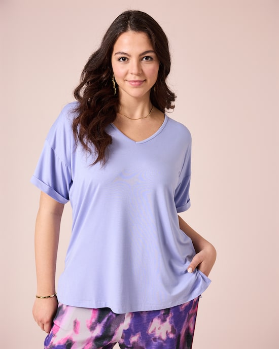 Produktabbildung für Shirt mit V-Ausschnitt