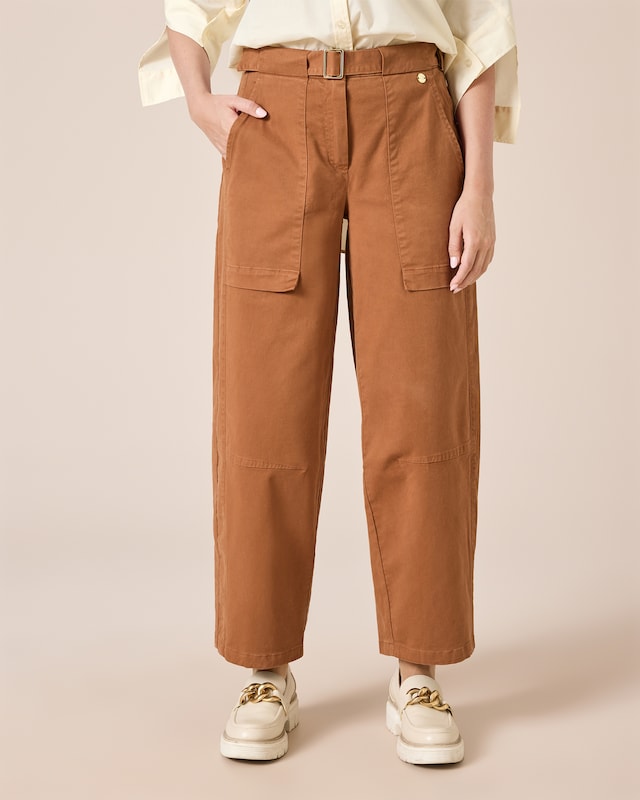 Hose mit Gürtel