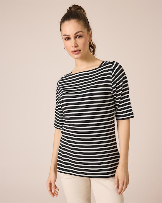 Produktabbildung für Shirt mit U-Boot-Ausschnitt
