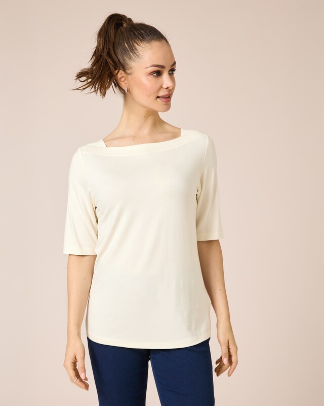 Shirt mit U-Boot-Ausschnitt