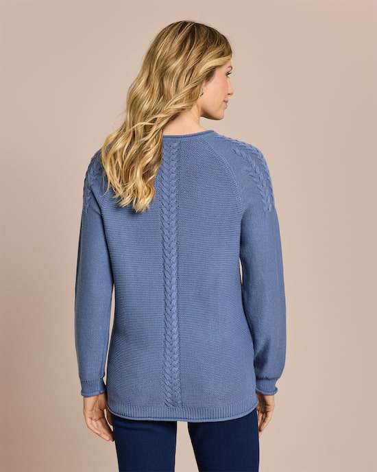 Produktabbildung für Pullover mit Zopf-Details