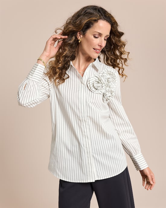 Produktabbildung für Bluse mit Ansteckblumen