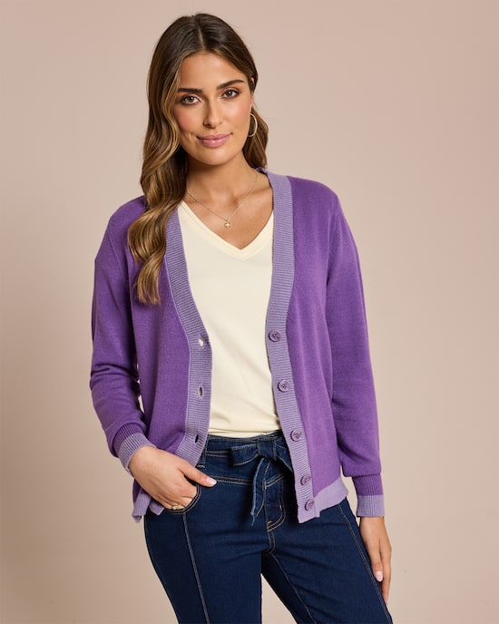 Produktabbildung für Cardigan mit farbiger Knopfleiste