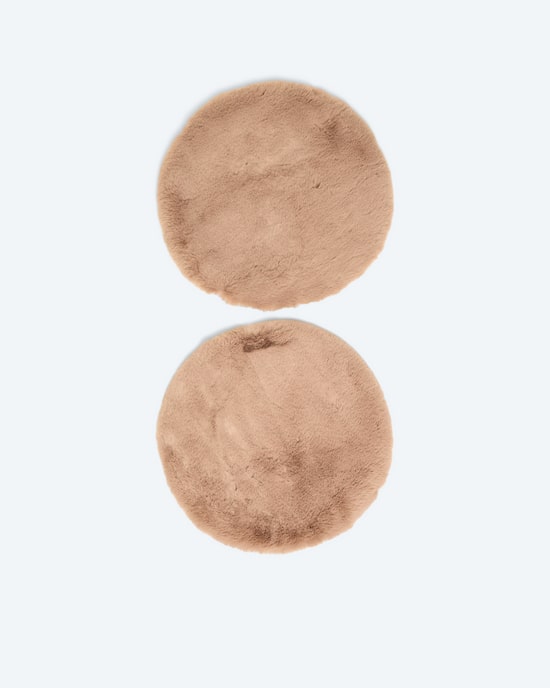 Produktabbildung für Sitzauflage "Britt" in Kaninchenfell-Optik, 2er Set