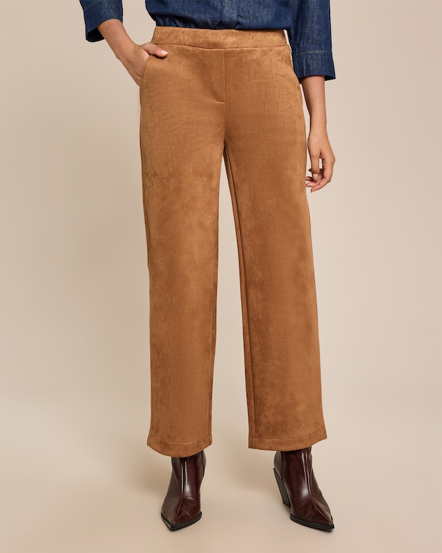 Veloursimitathose mit weitem Bein