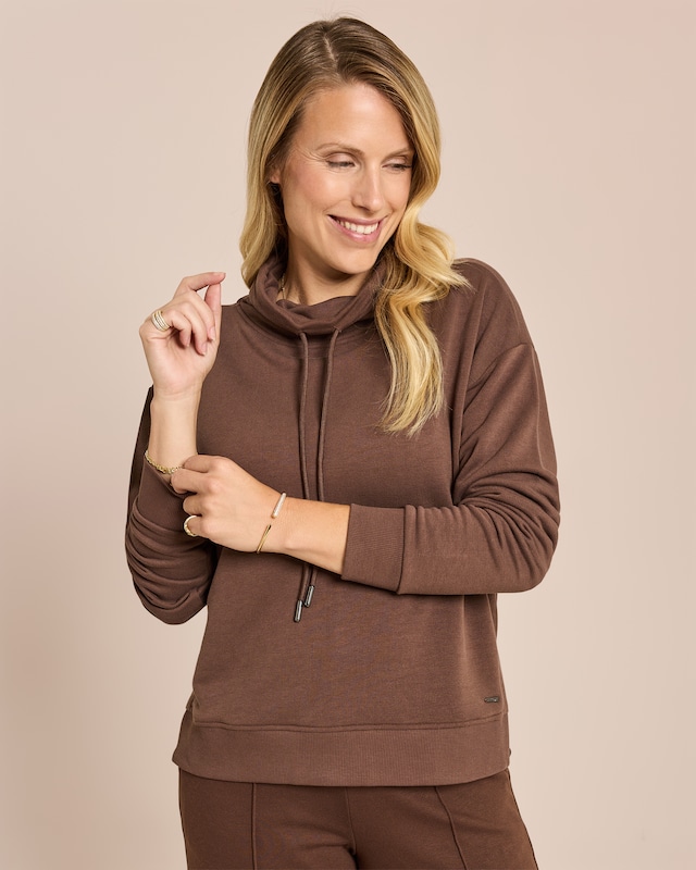 Sweatpullover mit Schlitzen