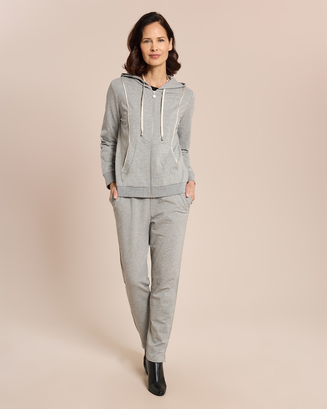 Hausanzug mit Strassbesatz