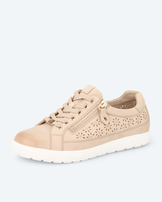 Produktabbildung für Sneaker mit Perforation