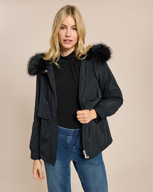 Outdoor Jacke mit Webpelz