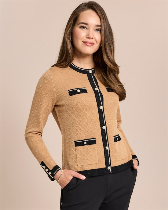 Produktabbildung für Cardigan mit Strickmuster und Kontrast