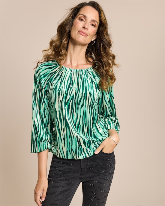 Produktabbildung für Samtshirt mit Carmenausschnitt