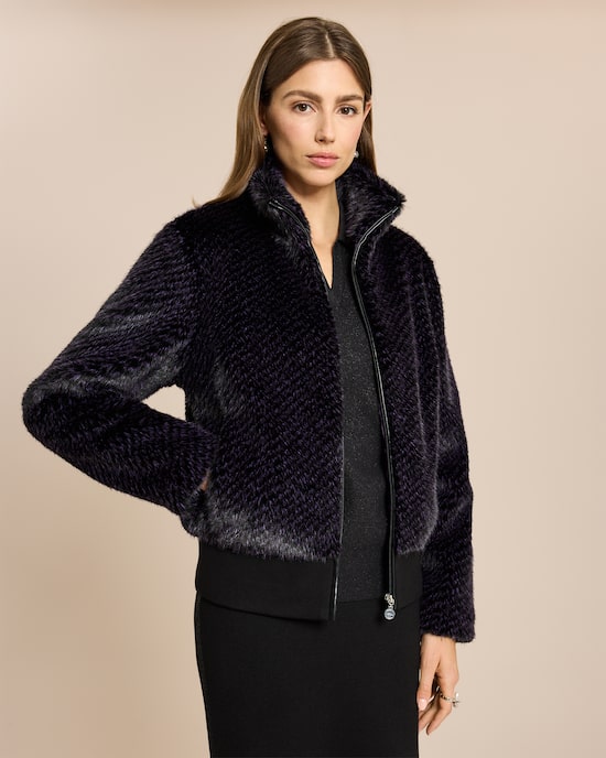 Produktabbildung für Webpelzjacke mit strukturiertem Fell