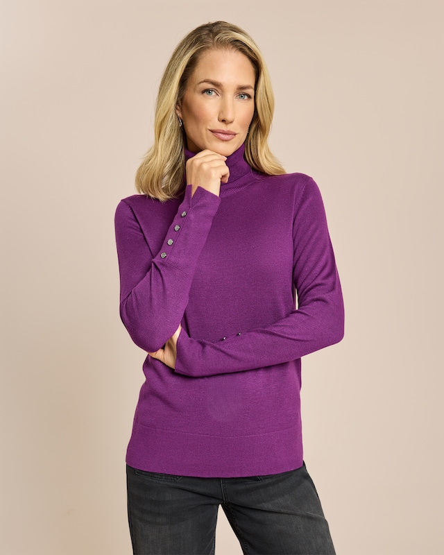 Rollkragenpullover mit Schlitz am Arm