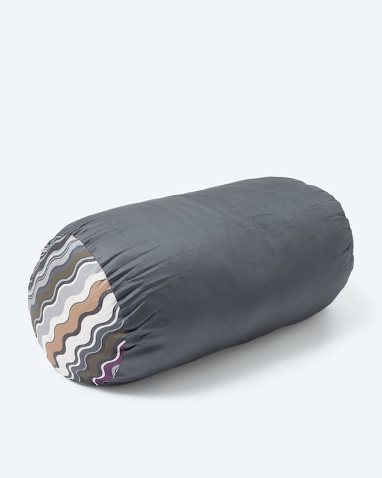 Produktabbildung für Satin-Nackenrolle "Chevron"