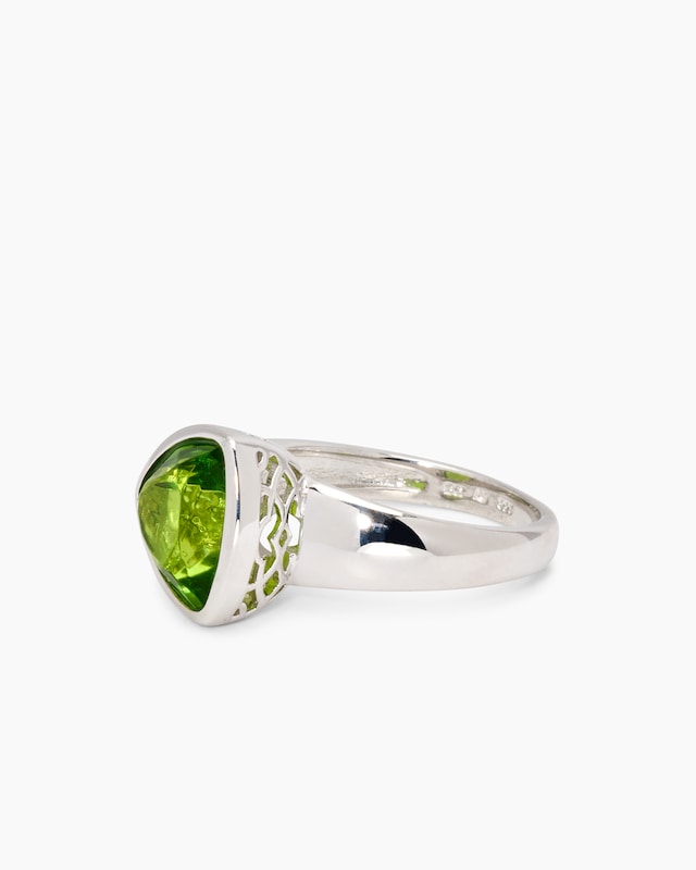 Ring mit Bernstein
